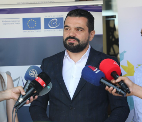 Лога: Две-третини за Програмата на ВМРО, но не и за уставните измени