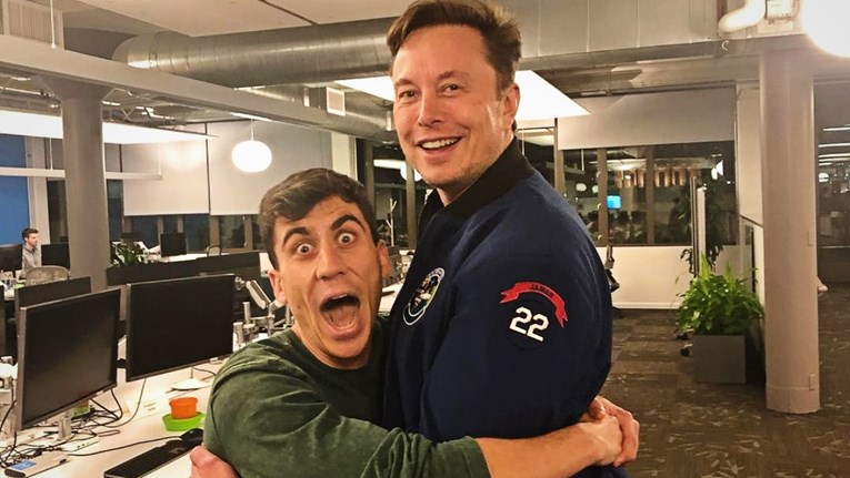 Јутјубер од Кипар еден од фаворитите на изборите за ЕУ: „Никогаш не сум гласал во животот“