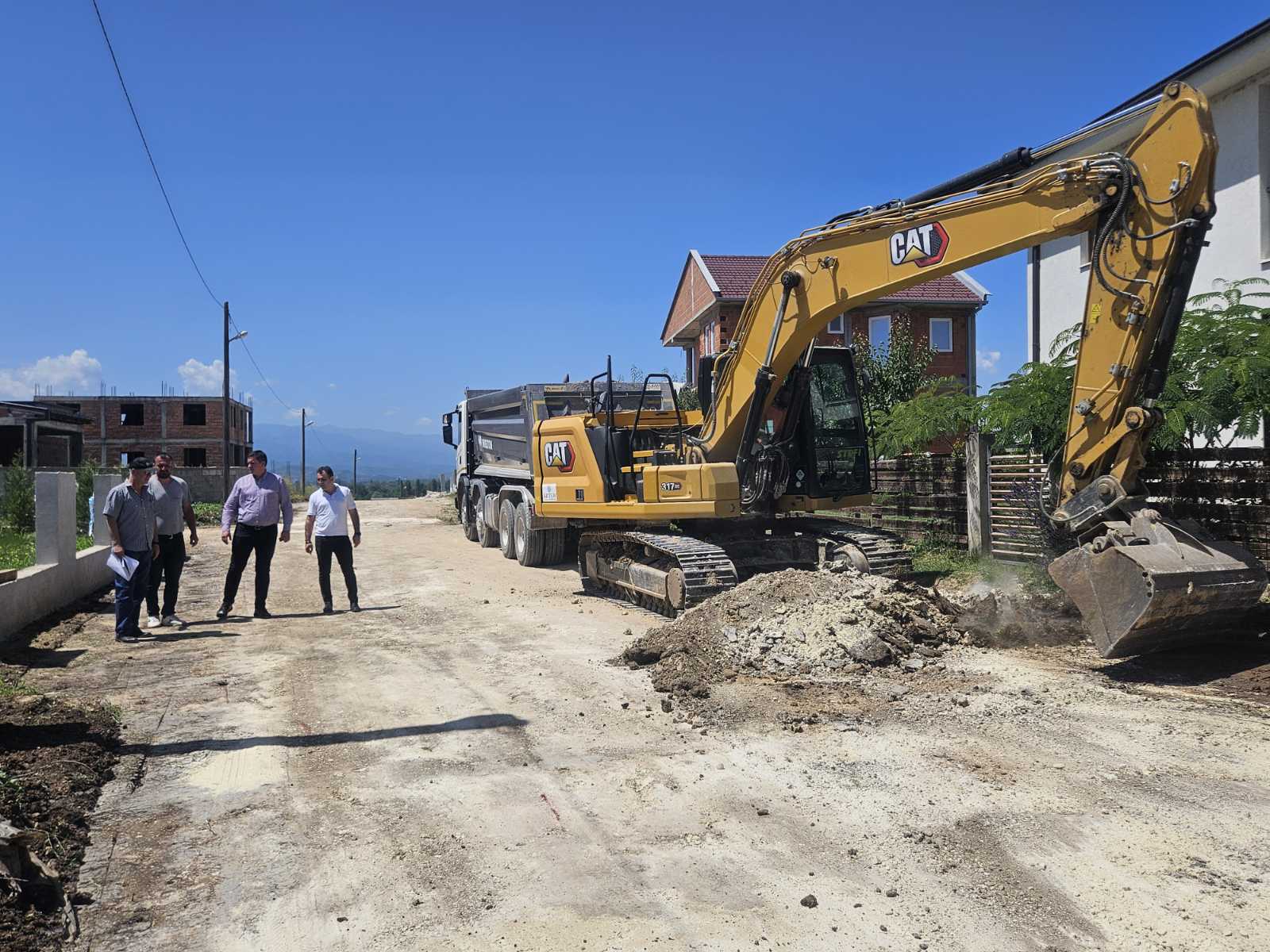 Изградба на нова улица и пешачка патека во Јака, општина Илинден