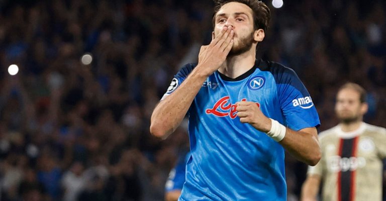 31soccer-napoli1-1-7e66-superJumbo.jpg