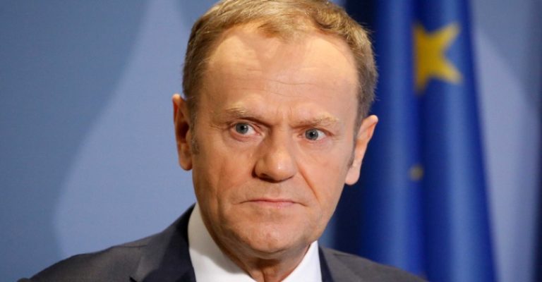 Полскиот-премиер-до-американските-републиканци-Засрамете-се-Реган-се-превртува.jpg